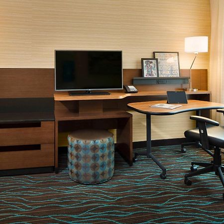 Fairfield Inn & Suites By Marriott Calgary Downtown Bagian luar foto
