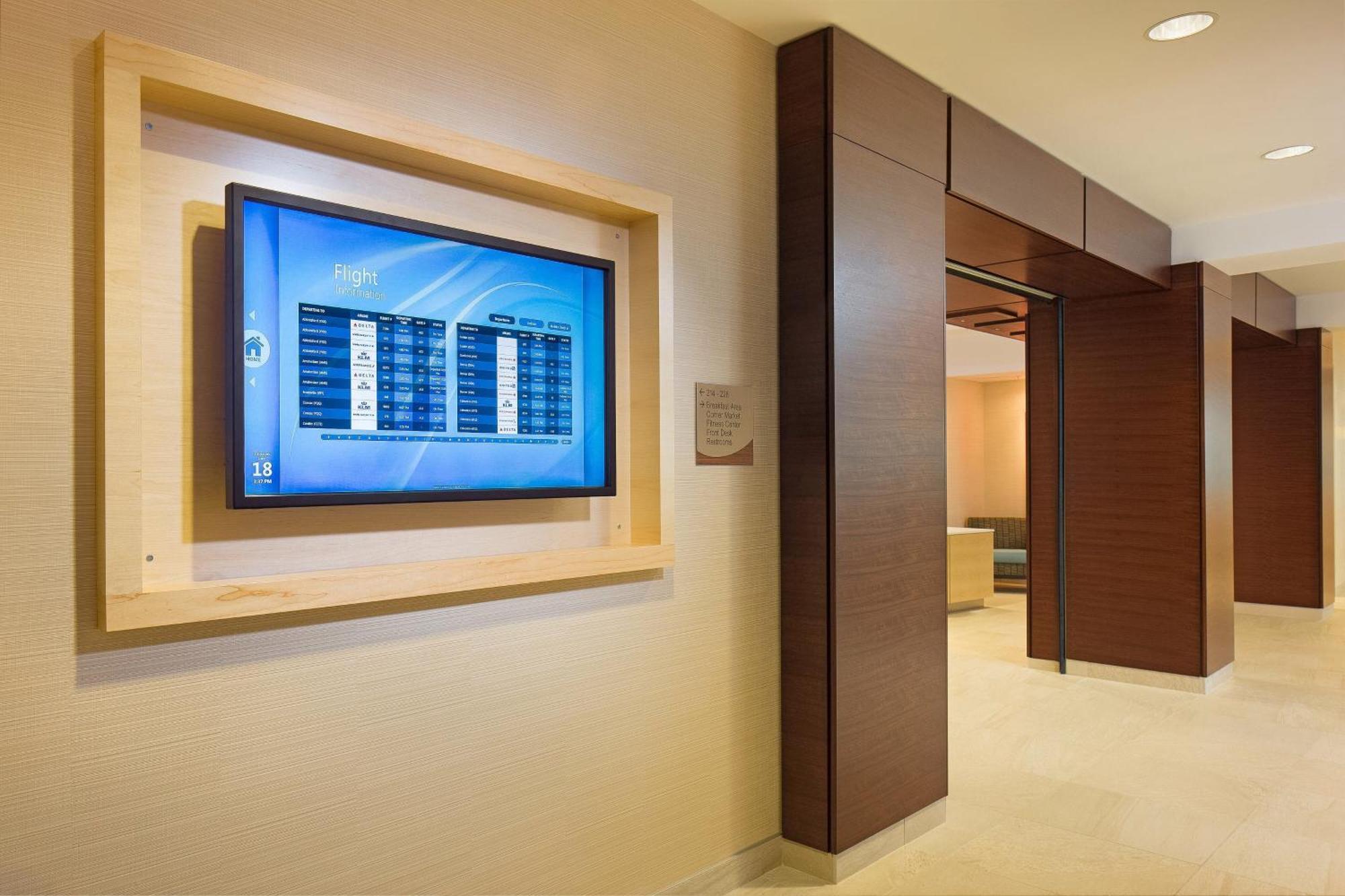 Fairfield Inn & Suites By Marriott Calgary Downtown Bagian luar foto